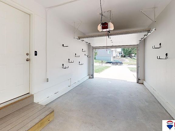 3rd image of 502 N Park Dr