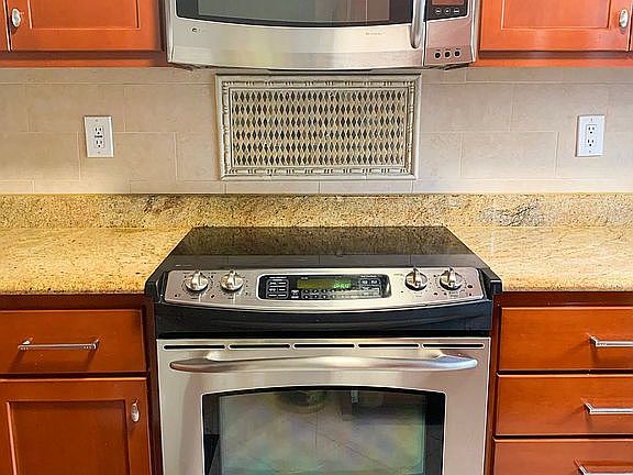 2nd image of 1016 Summerplace Dr