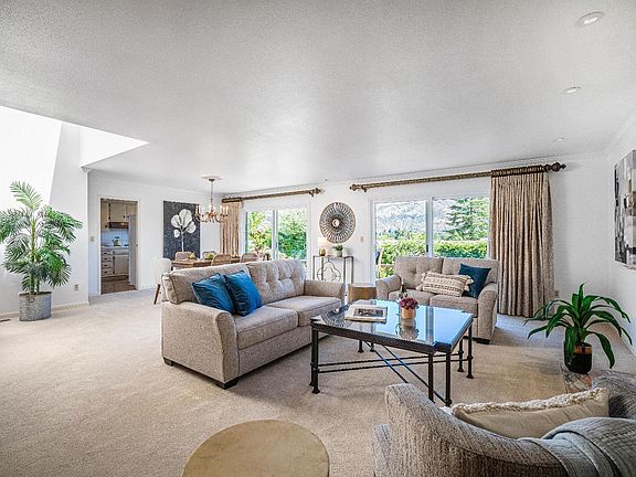 5th image of 424 Oak Brook Lane