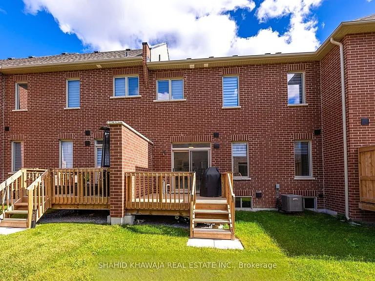 44 Hickling Ln — Photo 9