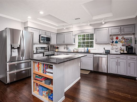 3rd image of 1653 Millbranch Dr