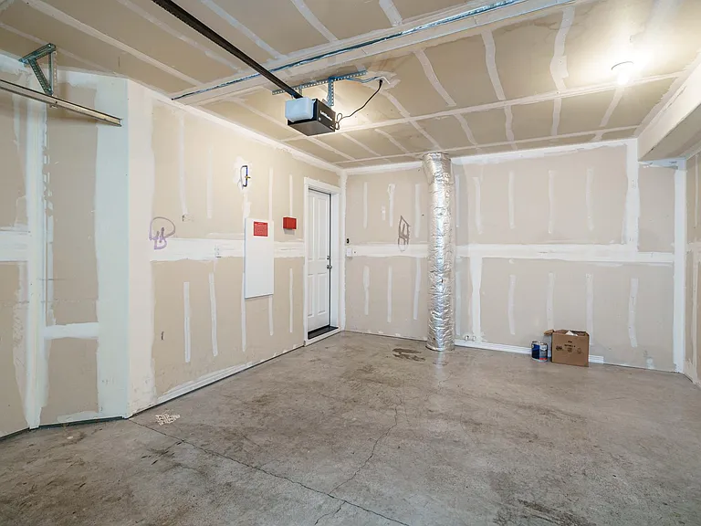 10912 NE 8th Cir — Photo 34