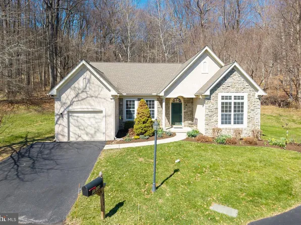 1912 Phipps Cir, Downingtown, PA 19335