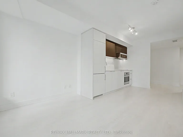 308 Jarvis St #308 — Photo 4