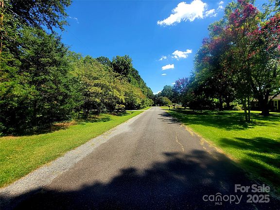 4th image of 9018 Oxford Pl