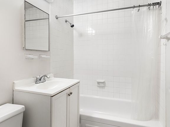 5th image of 61 W 89th St APT 2A