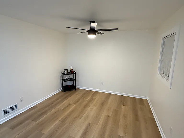 1743 Thomasville Dr SE — Photo 4