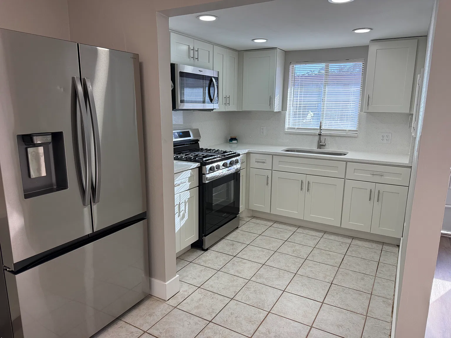 1 bed, 700 sqft, $1,400 — Photo 4
