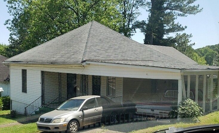 2nd image of 546 Stone Ave