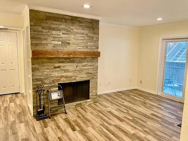 1880 White Oak Dr — Photo 13