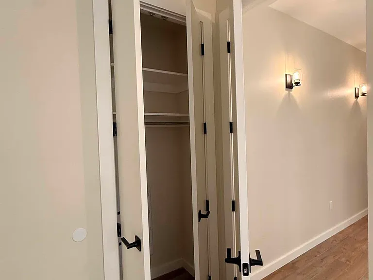 2336 Valentine Ave #3D — Photo 8
