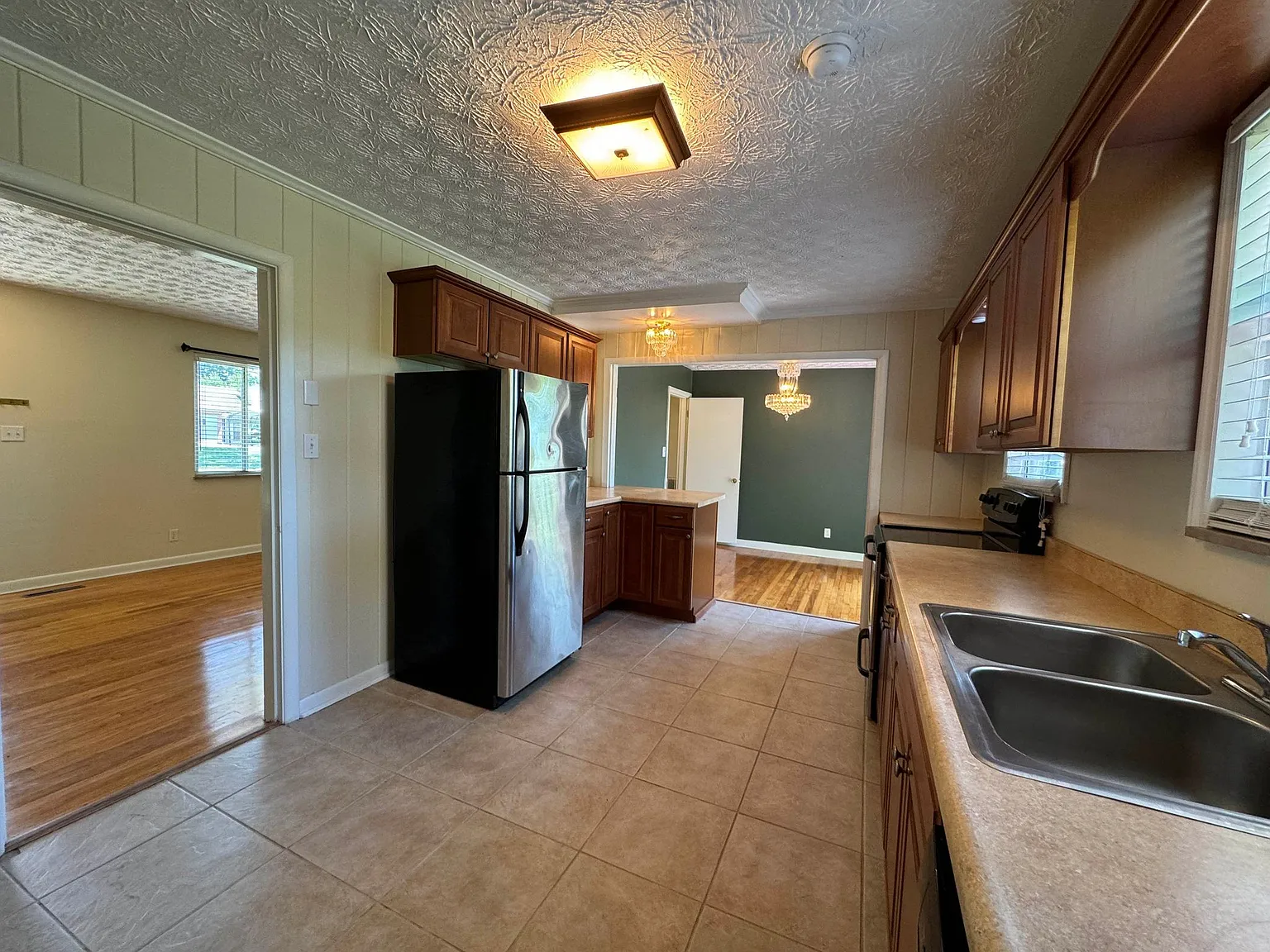 3 bed, 1584 sqft, $1,700 — Photo 3