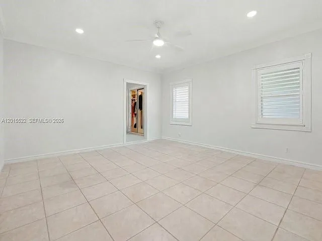 16530 Lake Tree Dr — Photo 14