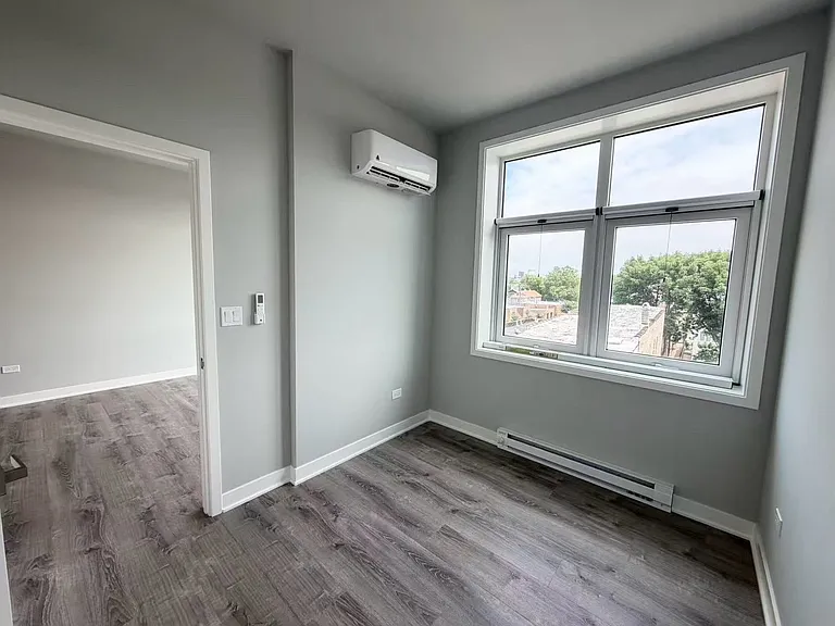 2807 S Halsted St #403 — Photo 6