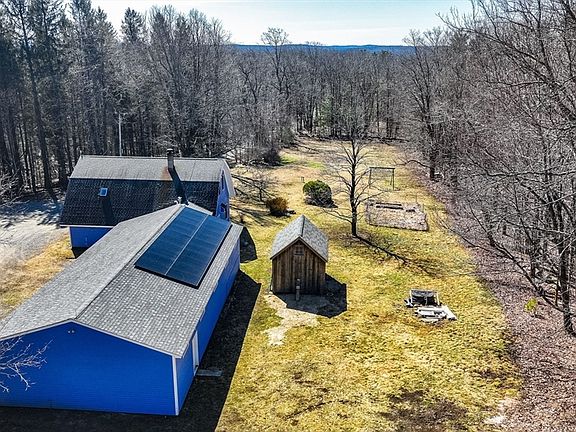 4th image of 41 Bear Mountain Rd