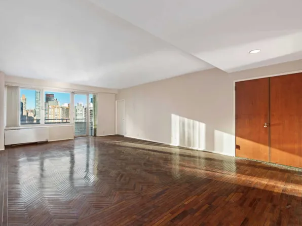 216-218 E 47th St #26A, New York, NY 10017