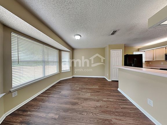 4th image of 1736 W Chandelier Cir