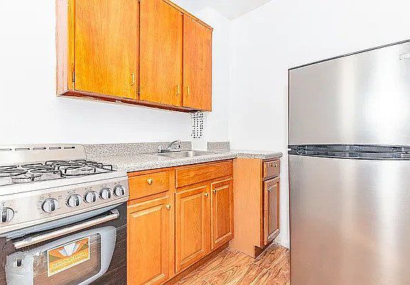 4th image of 265 Clarkson Ave #322