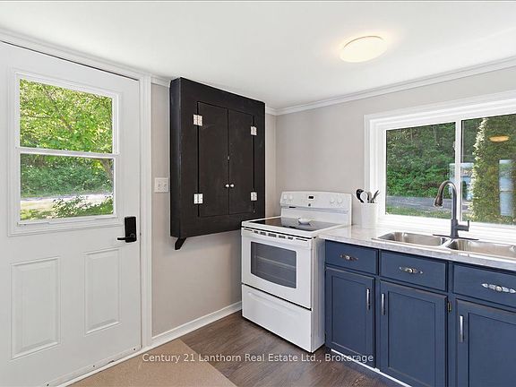 5th image of 144 Blakely Ln