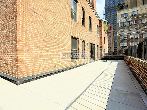 4th image of 137 E 38th St APT 12A