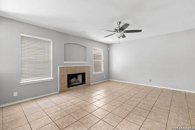 4 bed, 2.5 bath, 2087 sqft, $2,100 — Photo 4