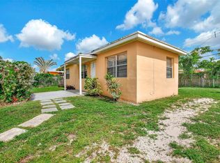 5620 SW 40th Ct, Hollywood, FL 33023