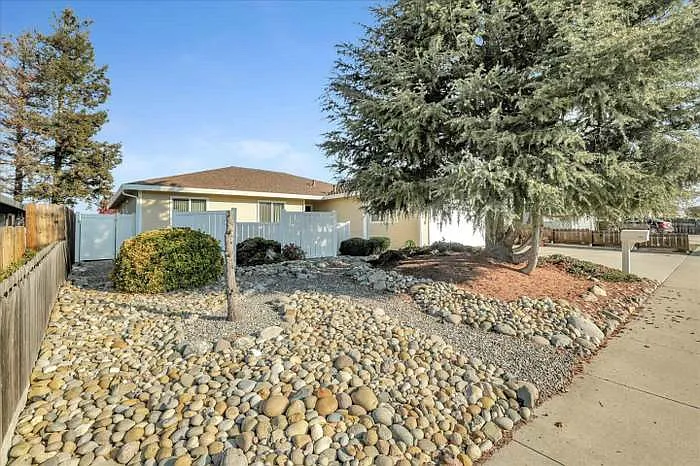 1624 Sausalito Dr — Photo 3