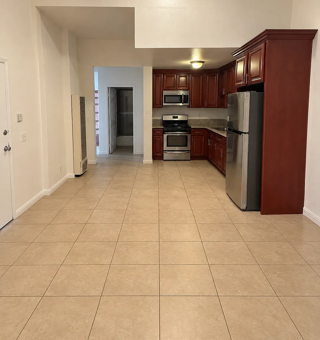 3 bed, $2,900 — Photo 3