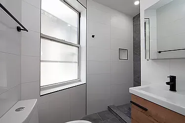 Rented by R New York