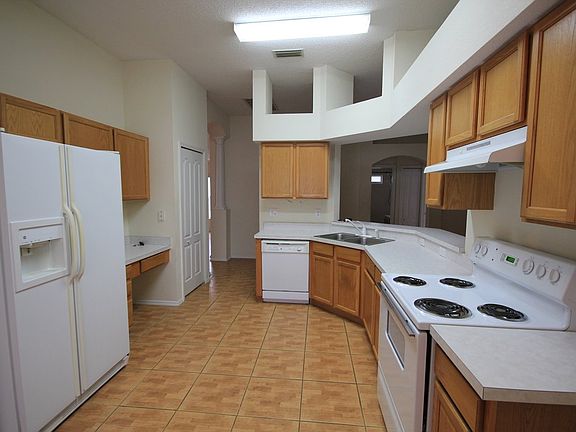 2nd image of 596 Lake Cypress Cir