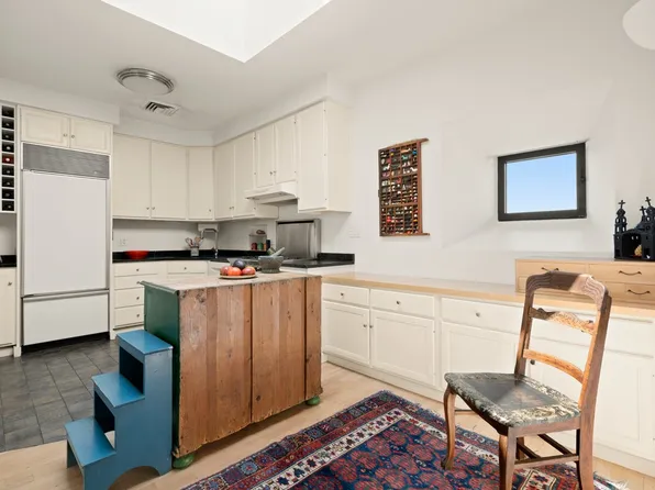 205 West 89th Street image 6 of 19