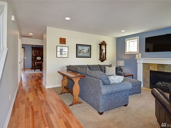 3rd image of 8336 Silva Ave SE