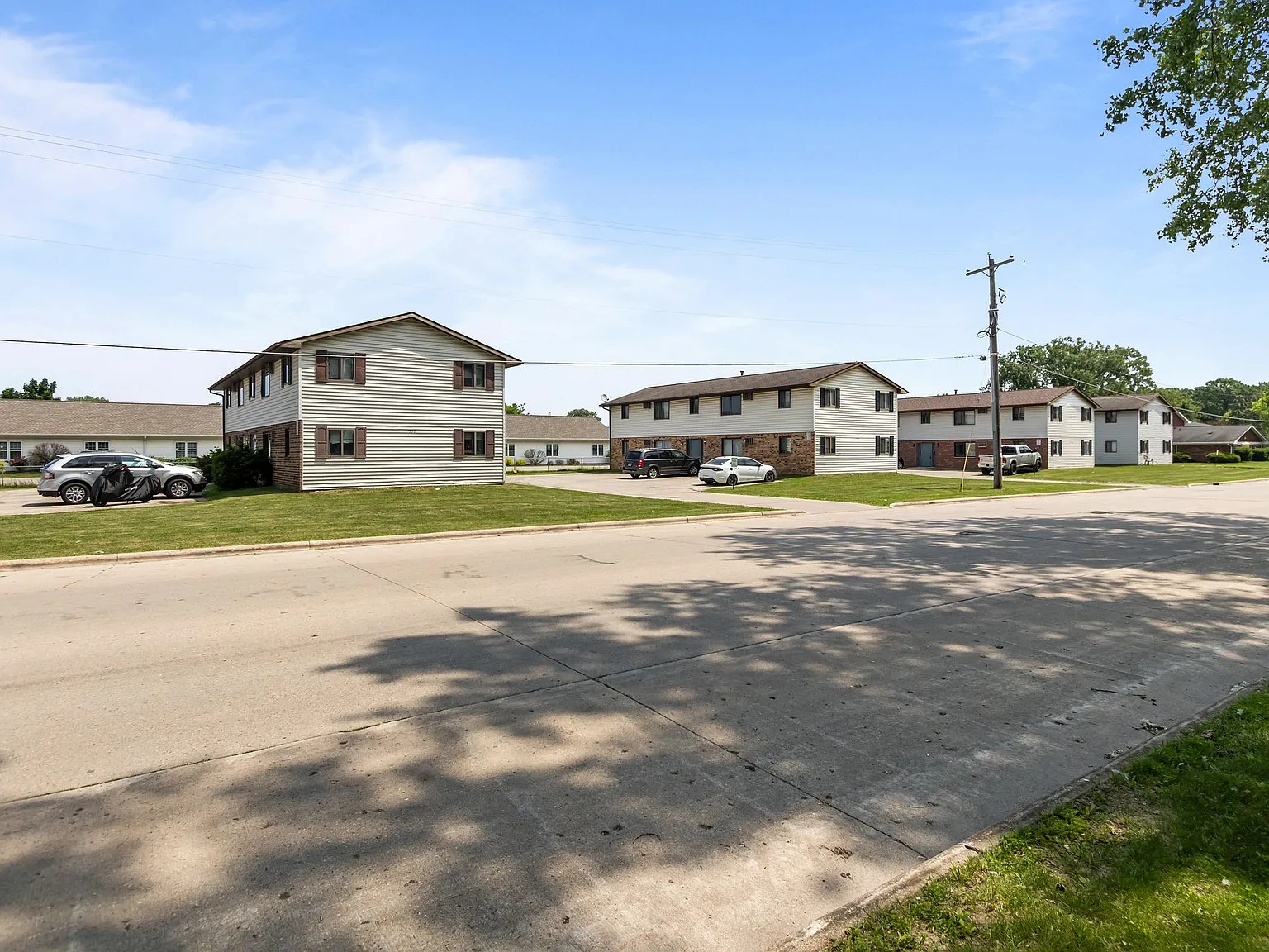 Moraine Terrace Apartments — Photo 1