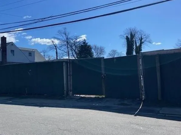 27-13 Coldspring Rd, Far Rockaway, NY 11691