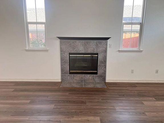 3rd image of 932 Calle Cynthia