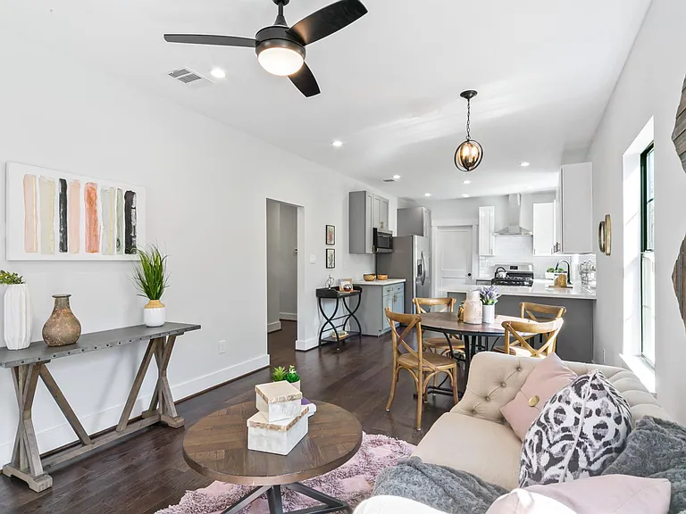 815 Wilkes St — Photo 8