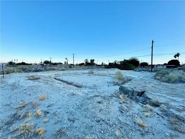 65 Carmel Ave #9, Thermal, CA 92274