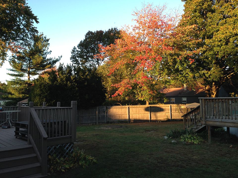2nd image of 24 Harvest Rd