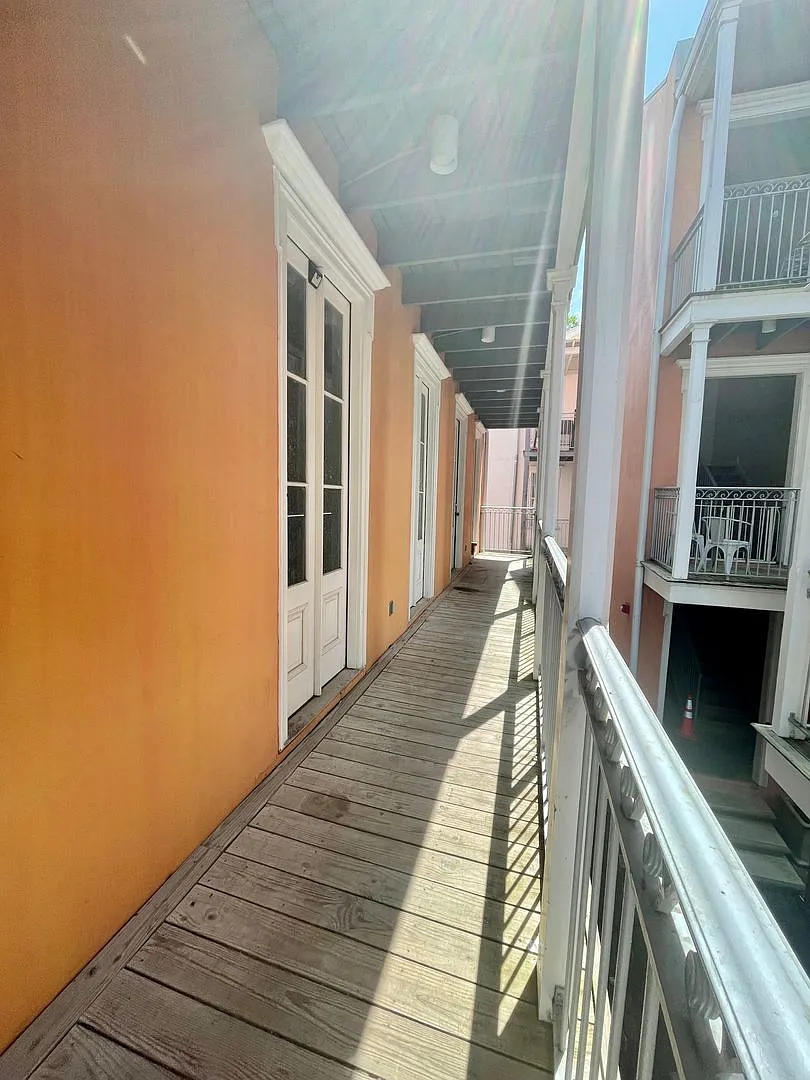 513 University Drive — Photo 2