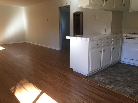 2nd image of 160 W Hamilton Ave APT 9