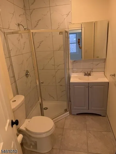 3 bed, 1.0 bath, $2,750 — Photo 4