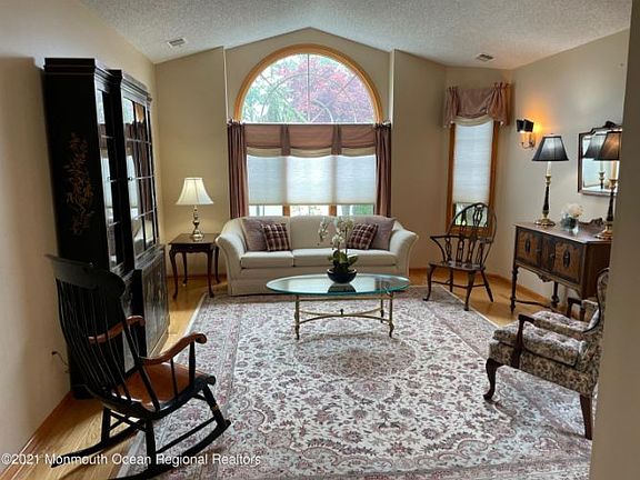 3rd image of 1594 Sweetbay Dr