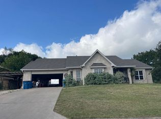 1837 Foothills Dr, Kerrville, TX 78028