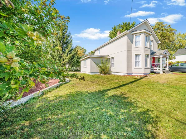 144 Waterloo St, Fort Erie, ON L2A 3K2