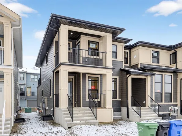 338 NW Alpine Blvd SW, Calgary, AB T2Y 0T8