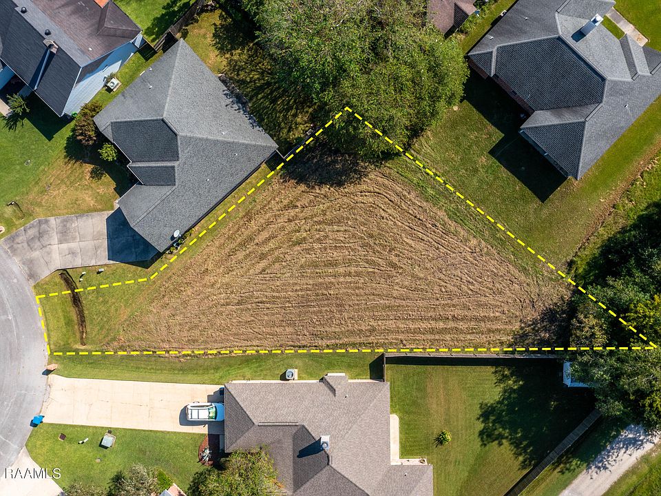 2nd image of 113 Wildflower Ln