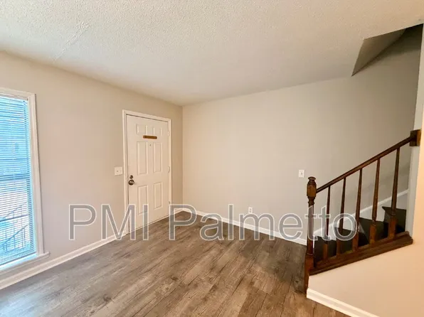 33 Chestnut Ferry Rd APT 206, Camden, SC 29020