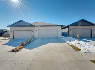 10321 Wayborough Ln, Lincoln, NE 68527