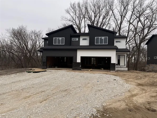 519 S 4th St, Adel, IA 50003