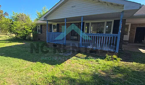 900 Greenwood Blvd Photo 1